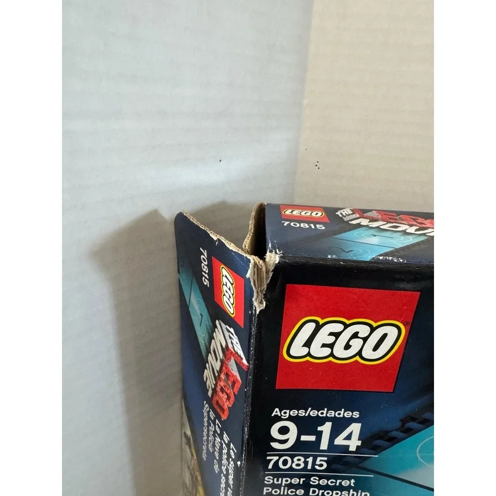 LEGO The LEGO Movie: Super Secret Police Dropship (70815) 100% Complete W/Minifi